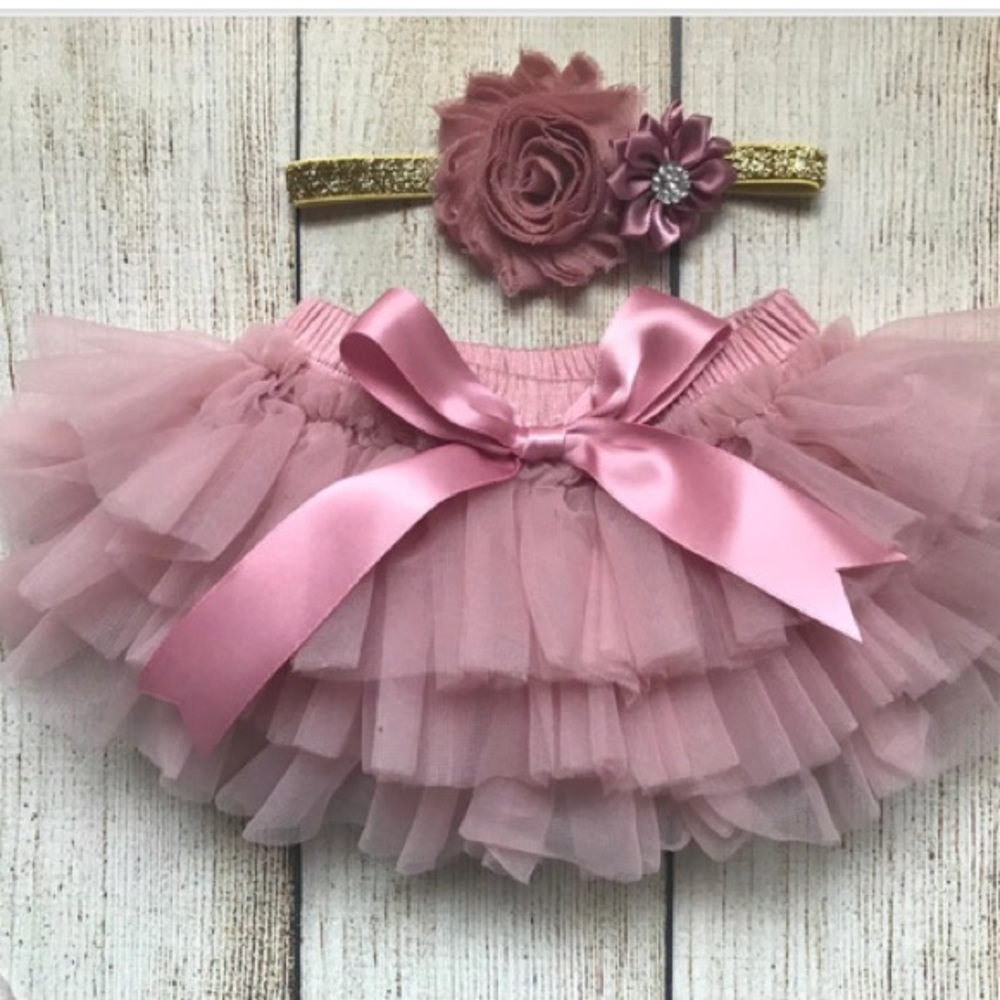 White lace onesie, headband and tutu skirt!!!